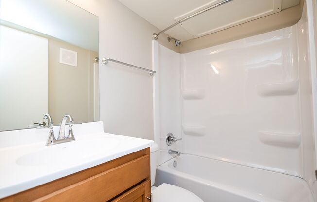 2 beds, 1 bath, 615 sqft, $1,295, Unit 5111