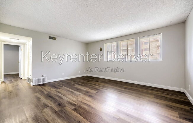 2 beds, 1 bath, 813 sqft, $1,189, Unit 6-301