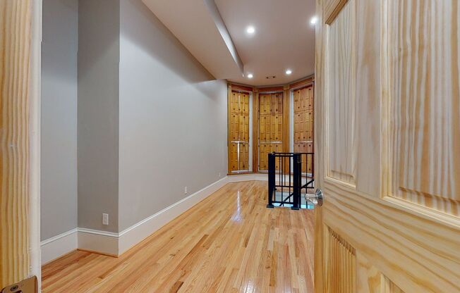 2742 Saint Paul St.