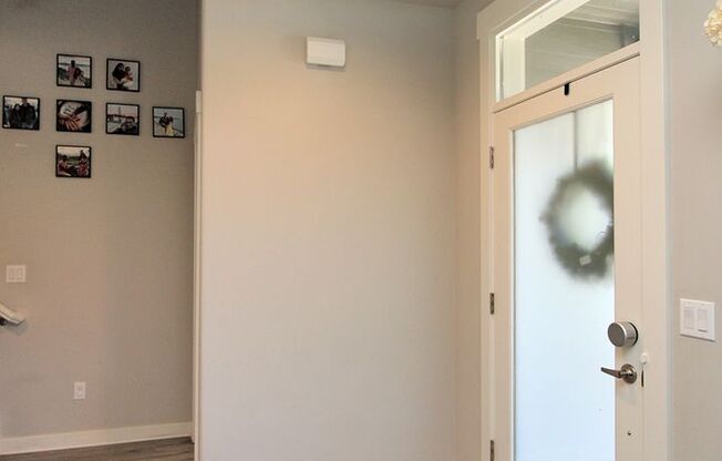 Gorgeous 4 Bed/2.5 Bath House in Recently Developed Hillsboro Community
