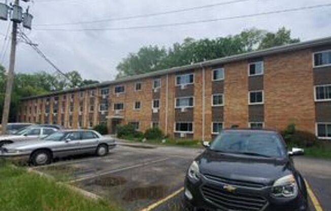 River Oaks Apartments