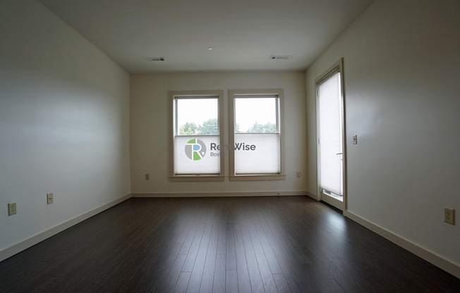 2 beds, 2 baths, 1,000 sqft, $4,220, Unit 301