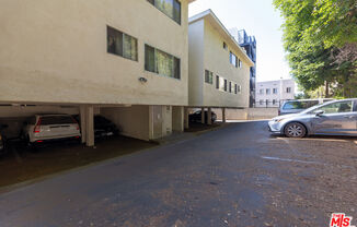 275 LUCAS AVE