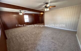 3 beds, 1 bath, $900