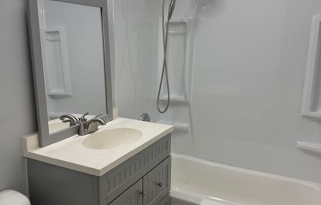 ALL PROSPECTIVE TENANTS MUST SUBMIT A ON LINE APPLICATION AND BE PRE-QUALIFIED PRIOR TO ANY SHOWINGS.