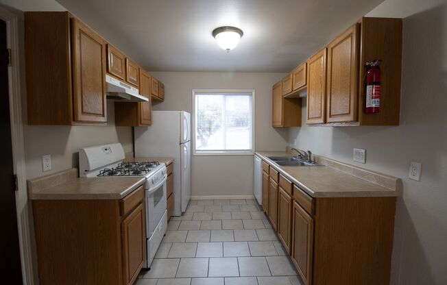 2 beds, 1 bath, 784 sqft, $1,100, Unit 1802 1E