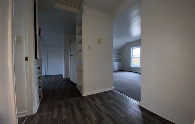 2 beds, 1 bath, $900, Unit UNIT 2