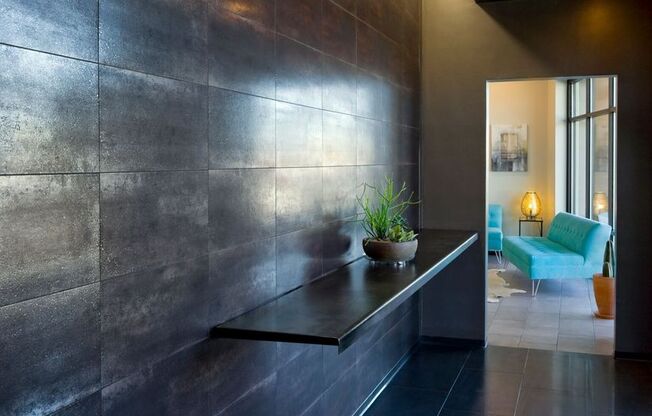 Studio, 1 bath, 581 sqft, $1,400, Unit 111