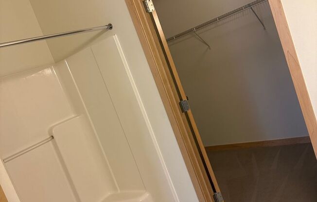 2 beds, 2 baths, 1,000 sqft, $1,595, Unit 314