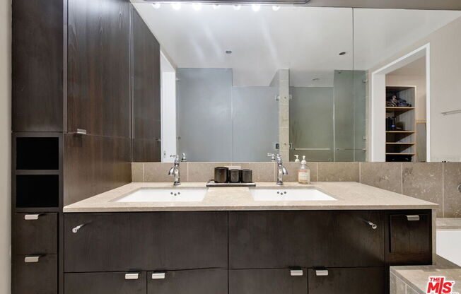 1 bed, 2 baths, 1,410 sqft, $5,000, Unit 6F