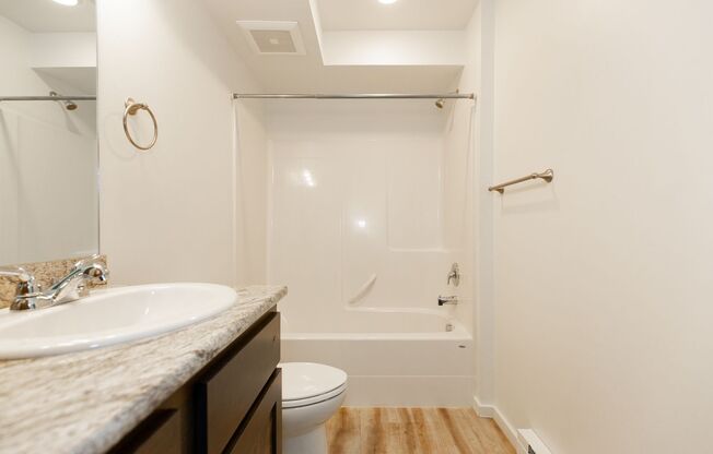 2 beds, 1 bath, 838 sqft, $1,645, Unit 116-104