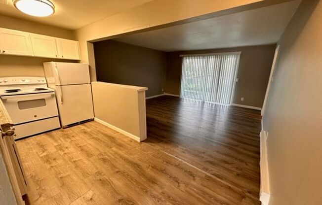 2 beds, 1 bath, 750 sqft, $1,900, Unit Unit #25