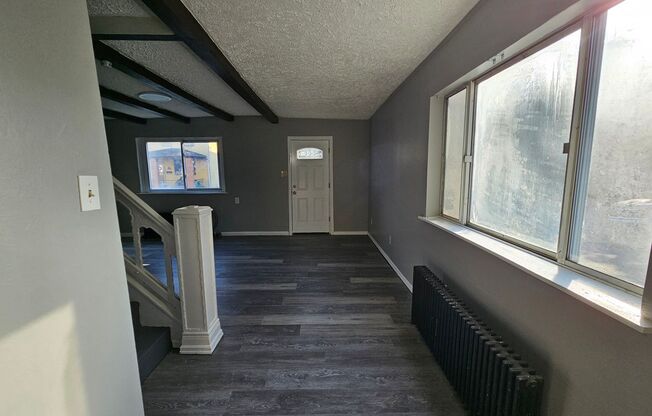 Spacious 2 bedroom 1 bath house for rent!