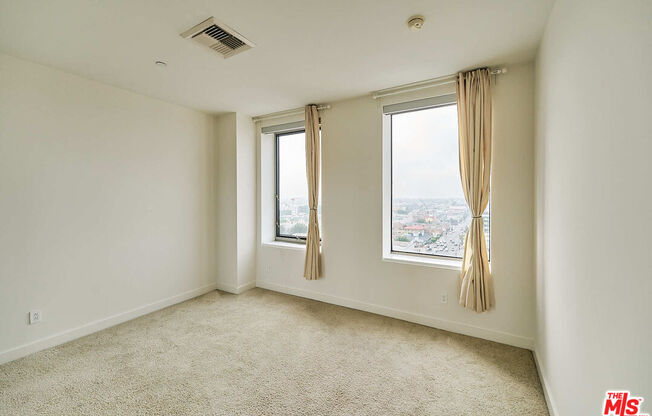 2 beds, 2 baths, $3,300, Unit 1008