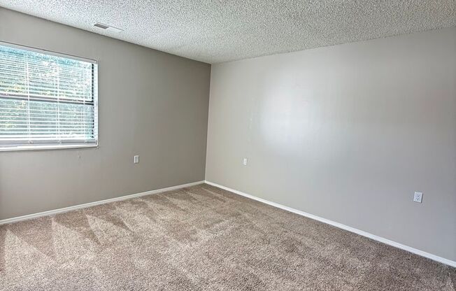 2 beds, 2 baths, 966 sqft, $1,100, Unit 606