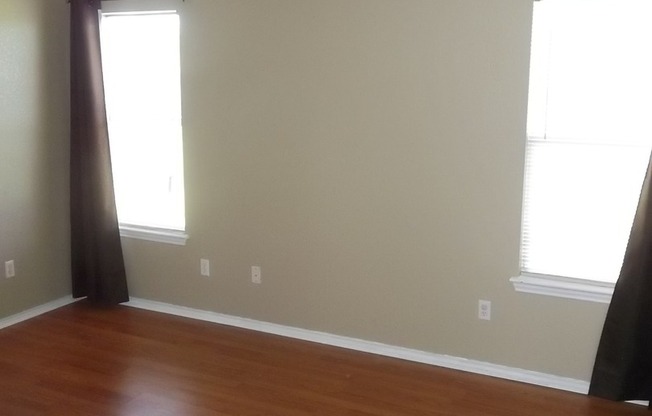 3 beds, 2 baths, $1,550