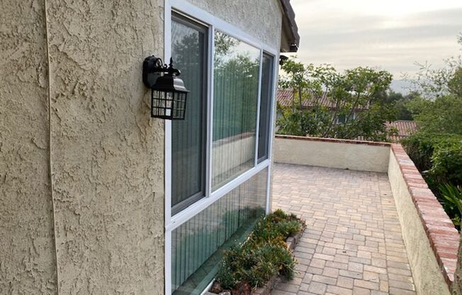 Captain’s Hill: 2 Bedroom 2 Bath Single Level Courtyard Home,