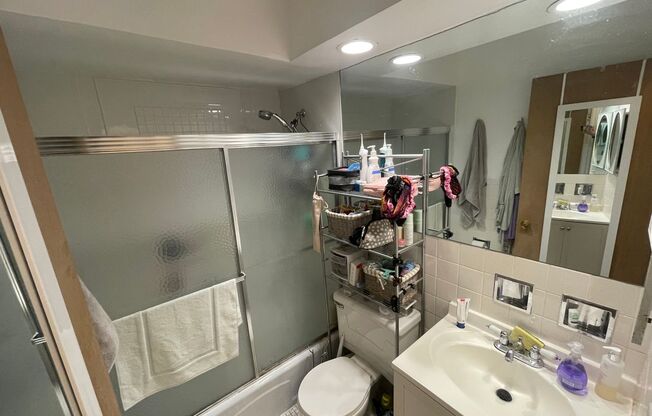 Studio, 1 bath, $1,440, Unit 457