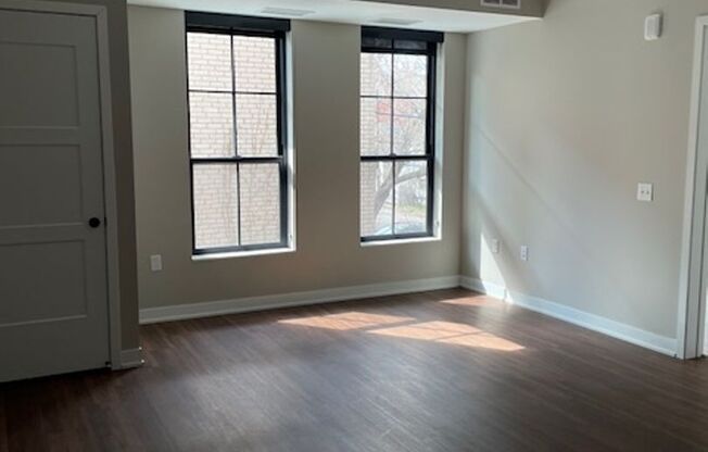 1 bed, 1 bath, 807 sqft, $2,195, Unit 218
