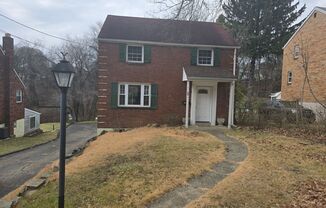 3 Bedroom House Minutes from Parkway in Penn Hills