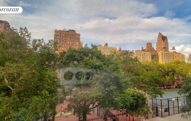 172 W 77 ST