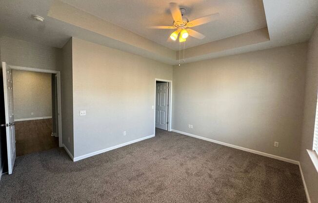 1 bed, 1 bath, 913 sqft, $1,299, Unit 34-405