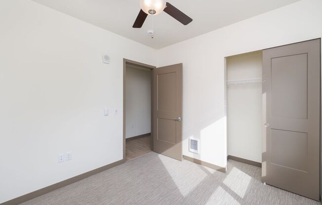 3 beds, 2 baths, $2,800, Unit Unit B303