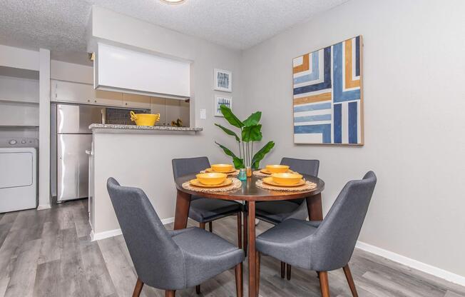 1 bed, 1 bath, 742 sqft, $795