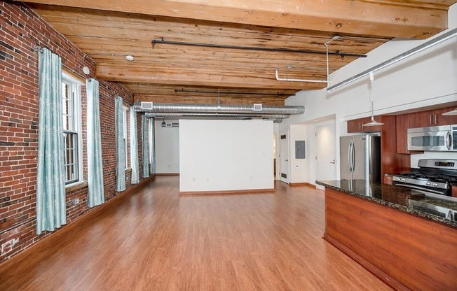 1 bed, 1 bath, 759 sqft, $2,000, Unit 214