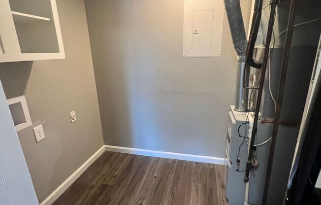 2 beds, 1 bath, 860 sqft, $900, Unit 10126-5