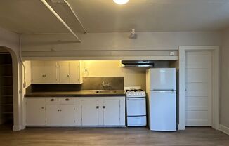 Studio, 1 bath, 320 sqft, $850, Unit C