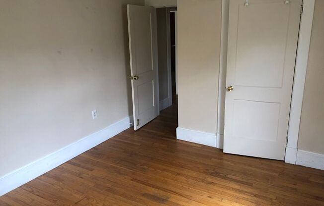 2 beds, 1 bath, $1,530, Unit 4