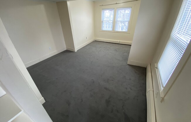 27 HOWE ST