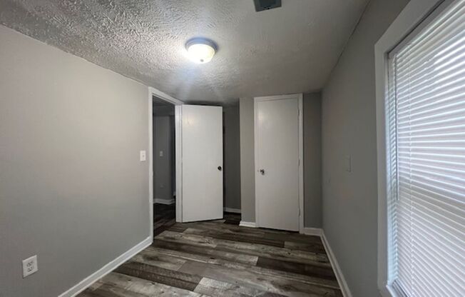 3 beds, 1 bath, $1,050