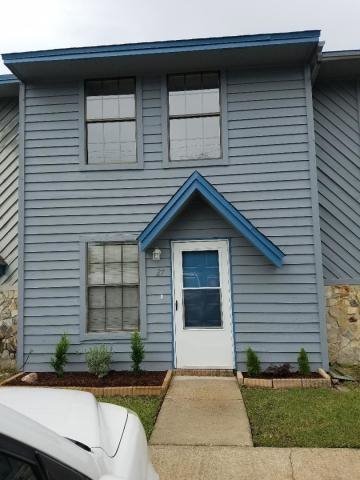 Nice 2 bedroom townhome for rent w/ a community pool!