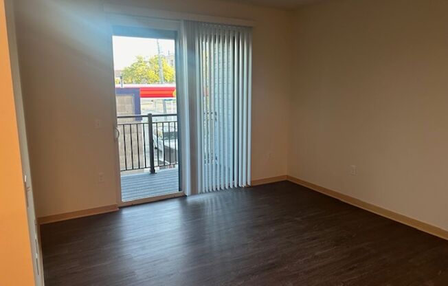 1 bed, 1 bath, 789 sqft, $2,000, Unit 205