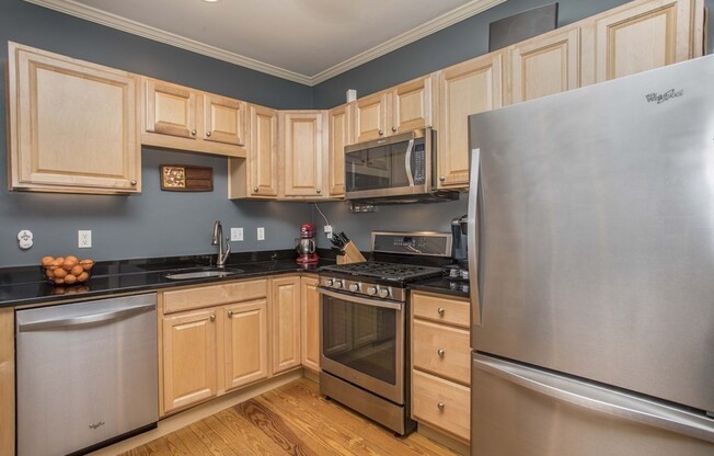 633 DORCHESTER AVE
