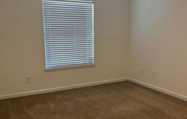 1 bed, 1 bath, 858 sqft, $1,550, Unit 515