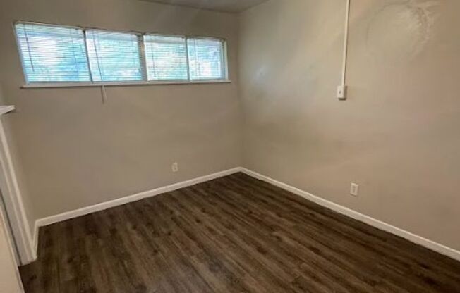 2 beds, 1 bath, 700 sqft, $1,560, Unit 108