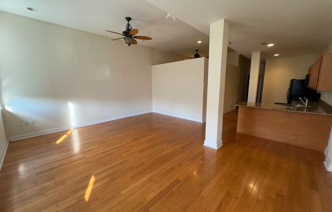 1 bed, 1 bath, 635 sqft, $1,945, Unit 212