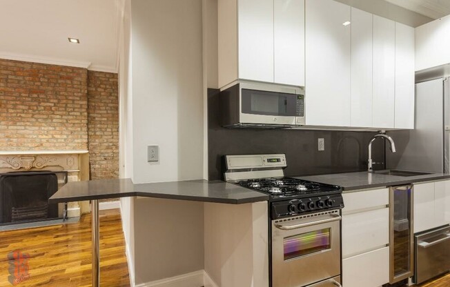 329 E 58th St