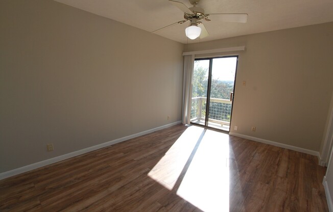 2 beds, 1.5 baths, $1,660, Unit Unit D