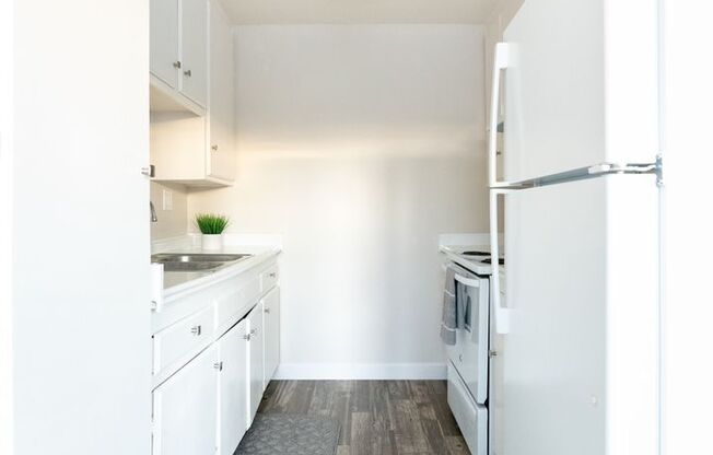 2 beds, 2 baths, 925 sqft, $1,995, Unit 16