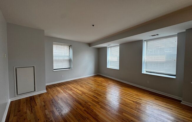 2 beds, 1 bath, 1,000 sqft, $2,000, Unit 303