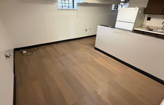 Tudor Hall~ Shadyside on the boarder of Oakland and Bloomfield~ convenient walkable location