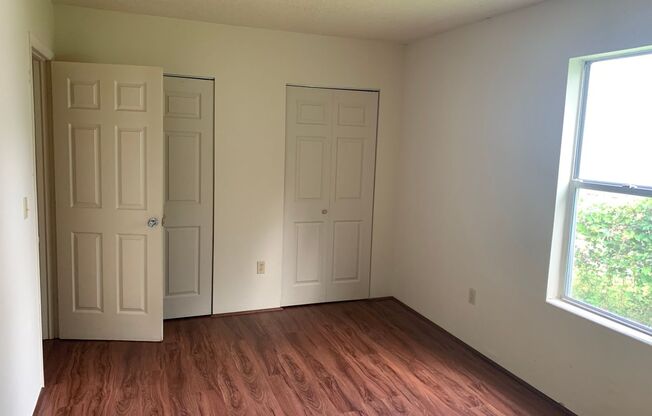 3 beds, 2 baths, $1,600