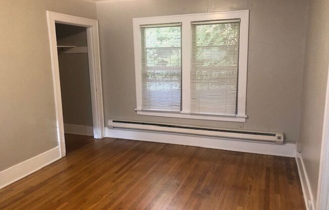 Studio, 1 bath, 300 sqft, $1,395, Unit G