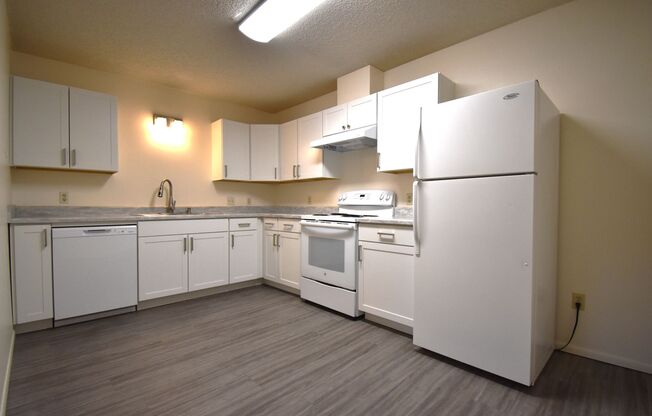2BR/1Ba, close to 7th Street, food truck court and shopping