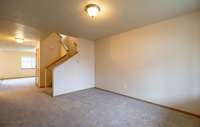 Four Bedroom Charmer in SE Portland! W/D Included!