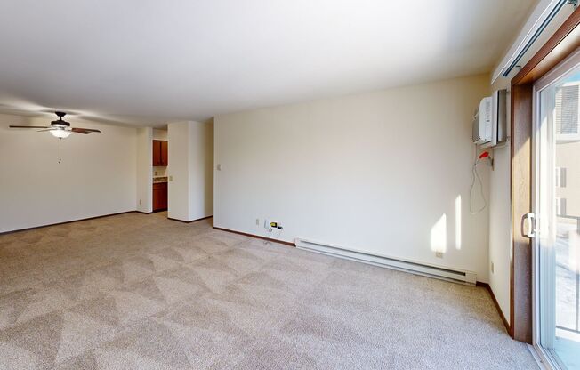 2 beds, 1 bath, 965 sqft, $1,675, Unit 7740CG